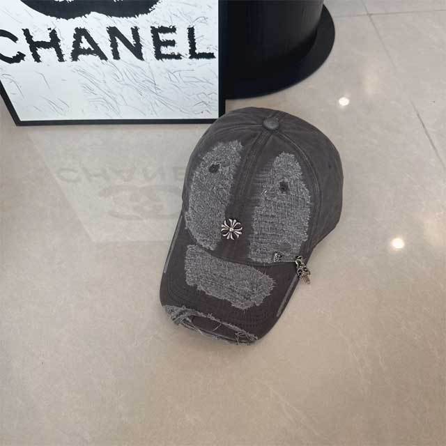 Fashion Metal Logo Ripped Baseball Caps