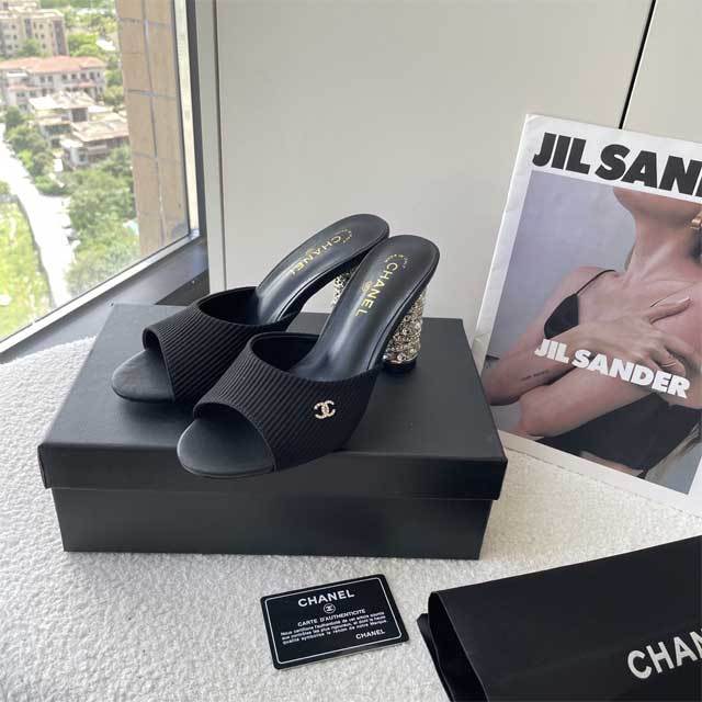Pearl Embellished Chunky Sandals