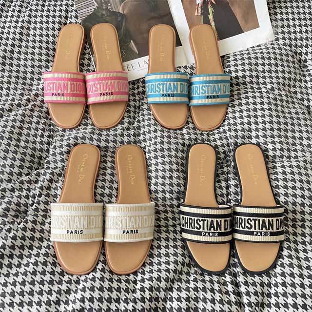 Fashion Embroidery Casual Slipper