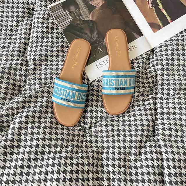 Fashion Embroidery Casual Slipper