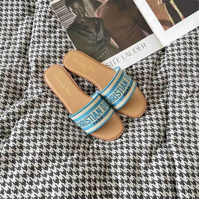 Fashion Embroidery Casual Slipper