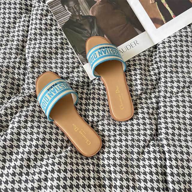 Fashion Embroidery Casual Slipper