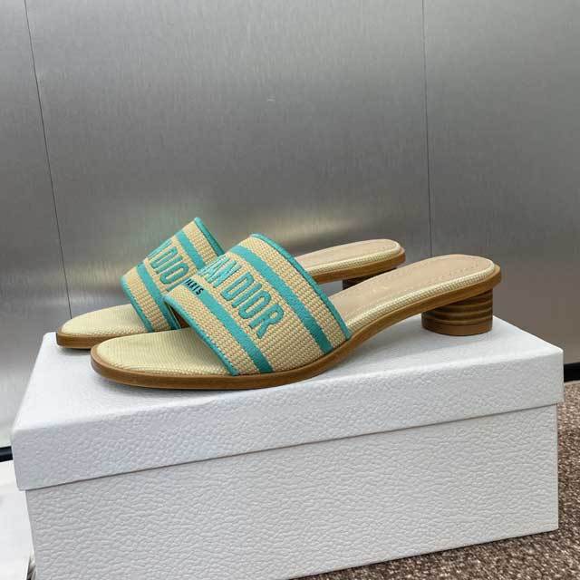 Fashion Embroidery Chunky Heel Sandals