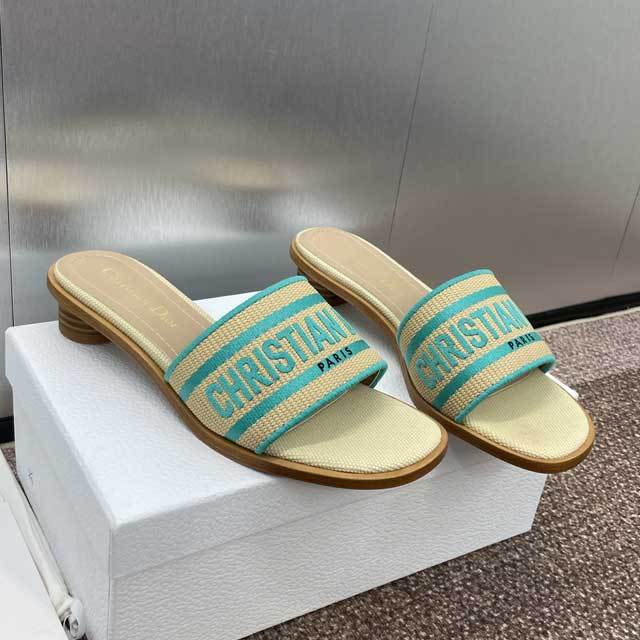Fashion Embroidery Chunky Heel Sandals