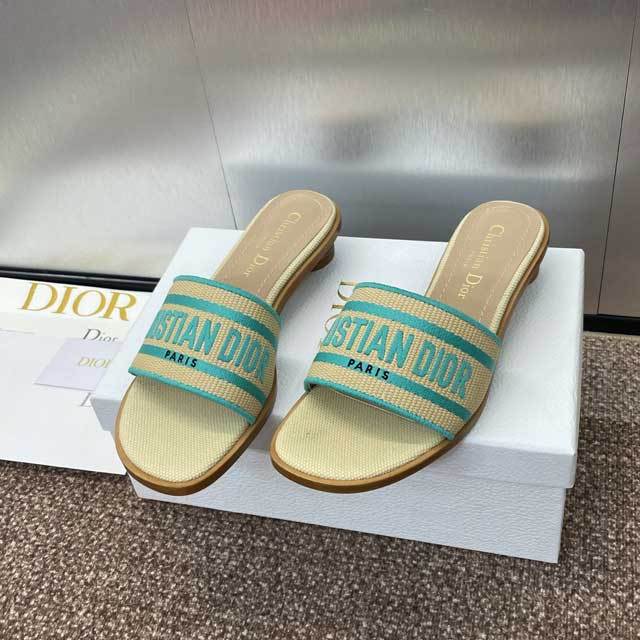 Fashion Embroidery Chunky Heel Sandals