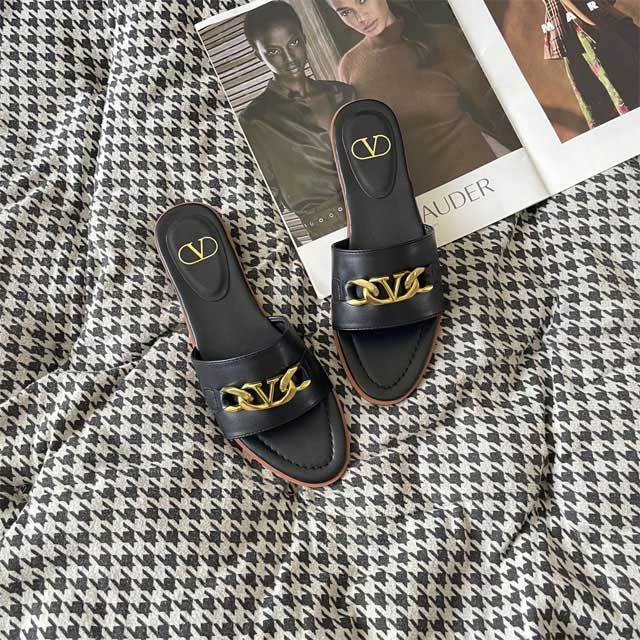 Metal Logo Fashion Beach Slides