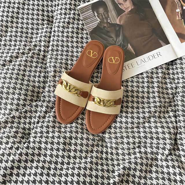 Metal Logo Fashion Beach Slides