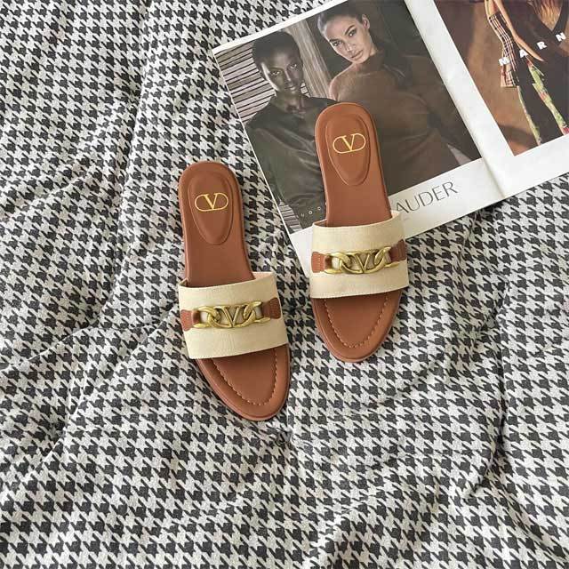 Metal Logo Fashion Beach Slides