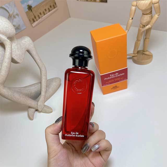 Eau de Rhubarbe Perfume