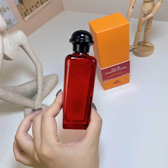 Eau de Rhubarbe Perfume