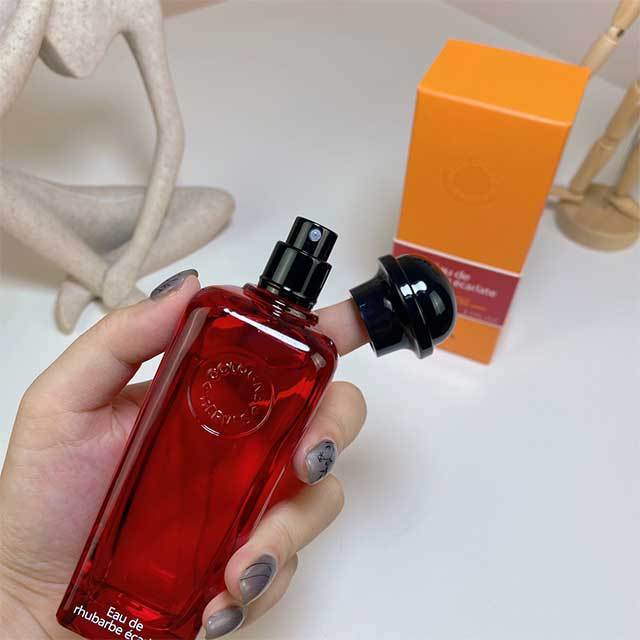 Eau de Rhubarbe Perfume