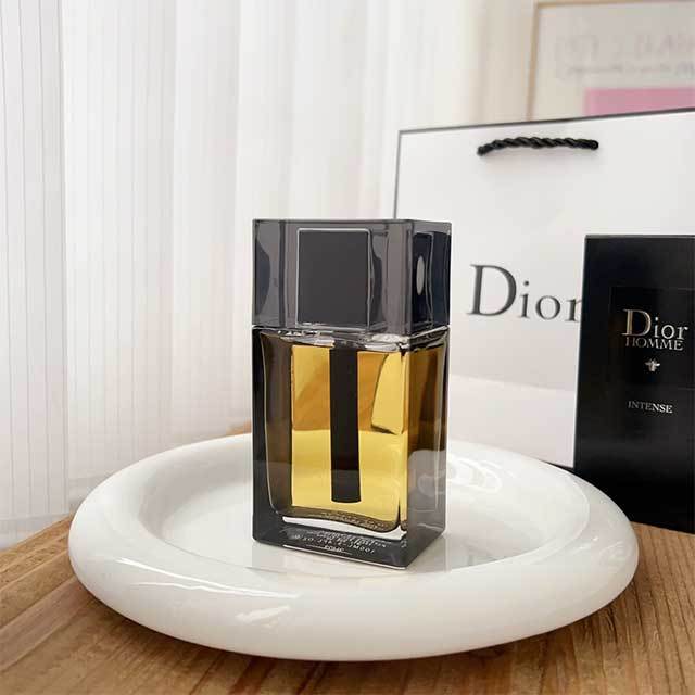 Woody Fragrance Perfume