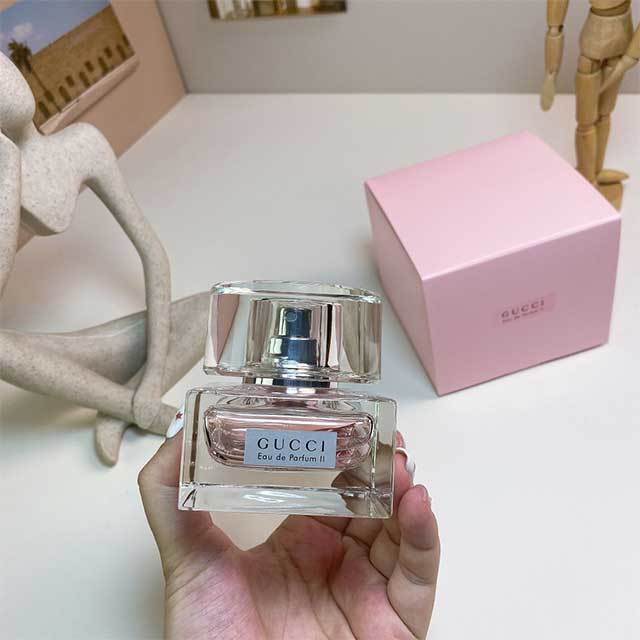 Fruity Floral Fragrance Perfume