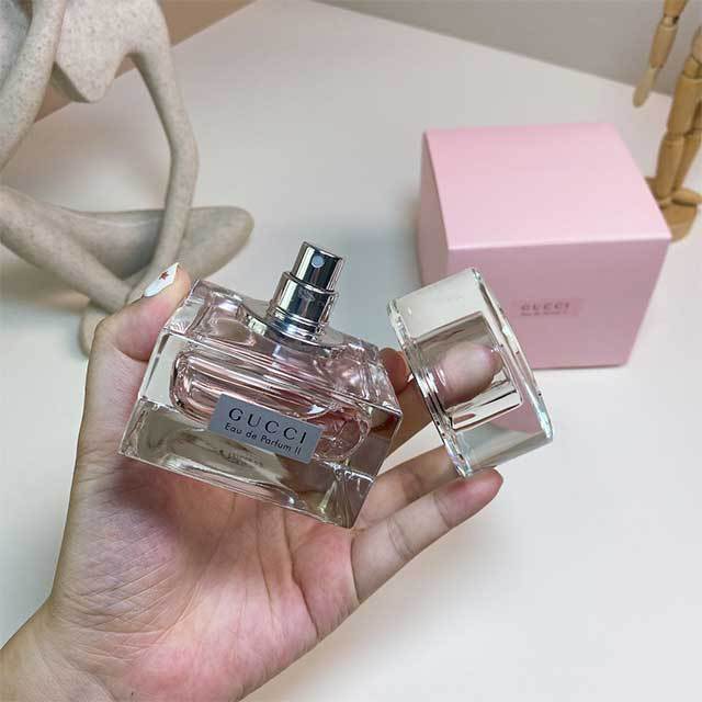 Fruity Floral Fragrance Perfume
