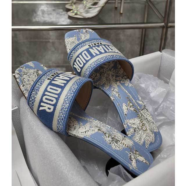 Fashion Embroidery Chunky Heeled Sandals