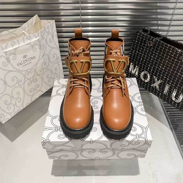 Metal Logo Fashion Lace-Up Women Boots