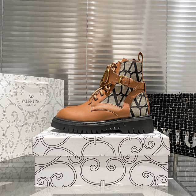 Metal Logo Fashion Lace-Up Women Boots
