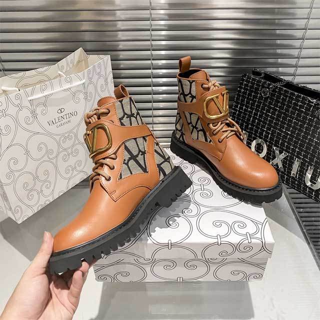 Metal Logo Fashion Lace-Up Women Boots