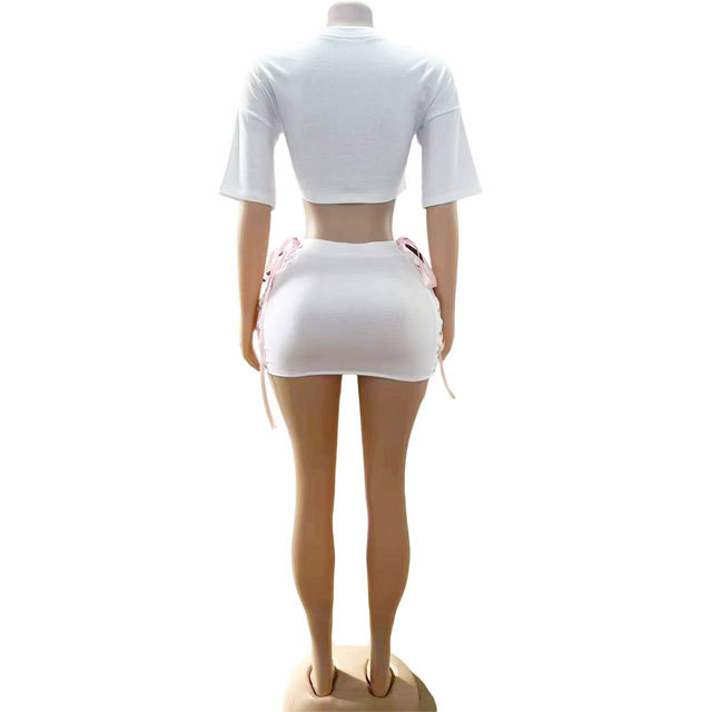 Rose Decorated Cropped T-Shirt Short Skirt Set