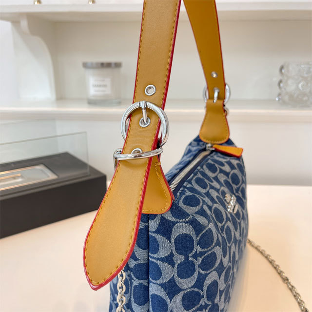 Chained Fashion Women Crossbody Handbag
