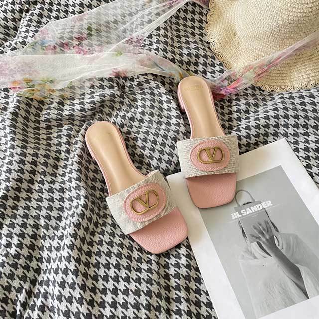 Fashion Metal Logo Flat Slides