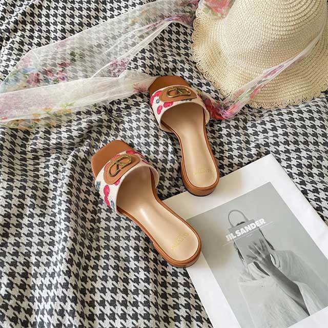 Fashion Metal Logo Flat Slides