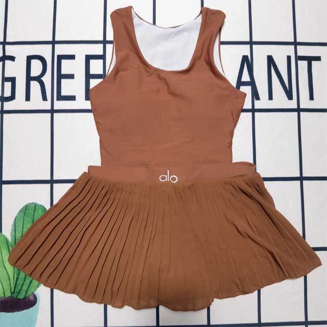 Tennis Wear Sleeveless Tank Top Pleated Mini Skirt Set