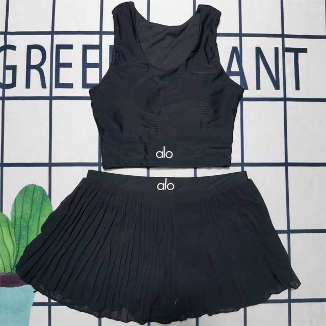 Tennis Wear Sleeveless Tank Top Pleated Mini Skirt Set