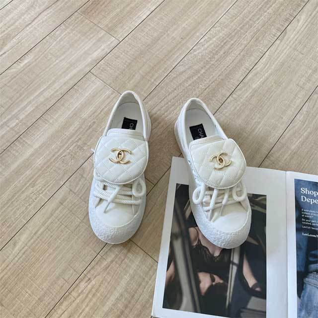 Fashion Metal Logo Women Casual Shoes