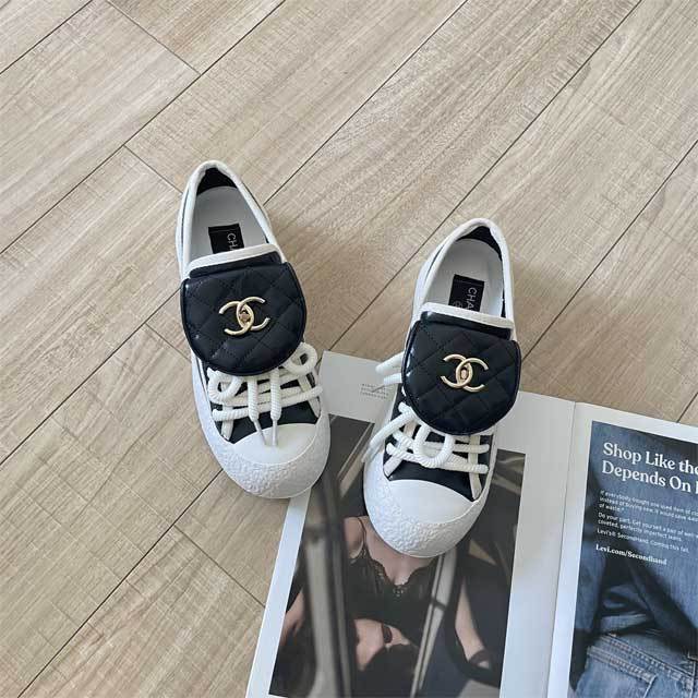 Fashion Metal Logo Women Casual Shoes