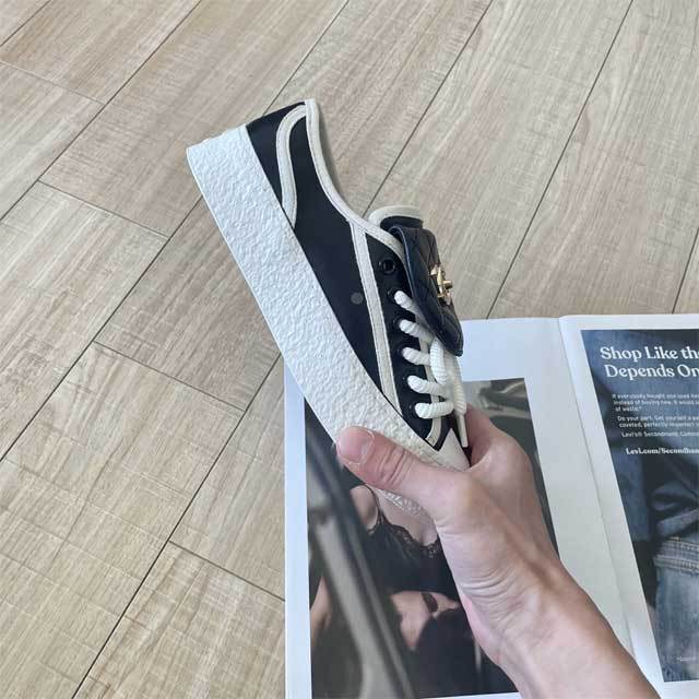 Fashion Metal Logo Women Casual Shoes