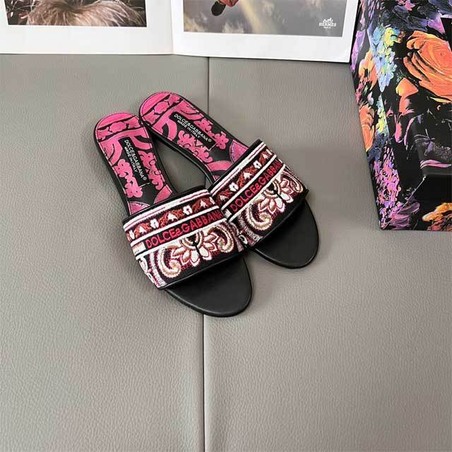 Fashion Embroidery Casual Slipper