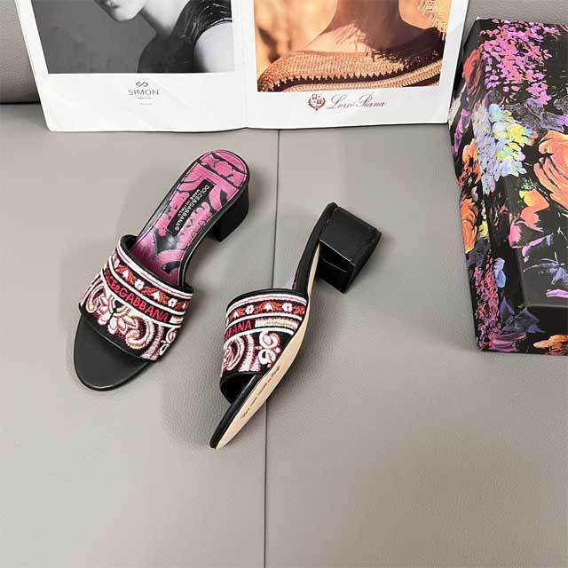 Fashion Embroidery Sexy Chunky Sandals