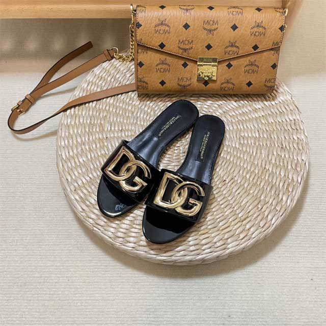 Metal Logo Fashion Flat Sandals