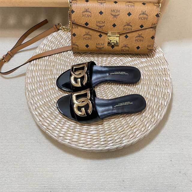 Metal Logo Fashion Flat Sandals