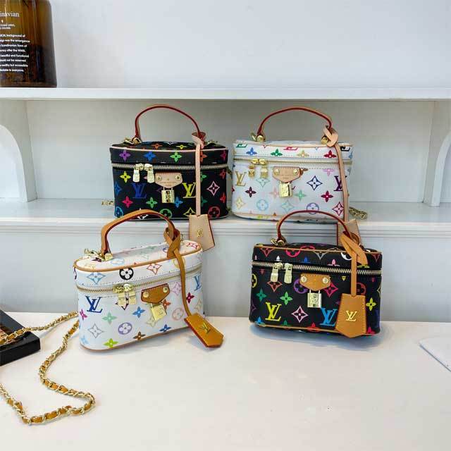Fashion Print Women Chained Leather Makeup Bag
