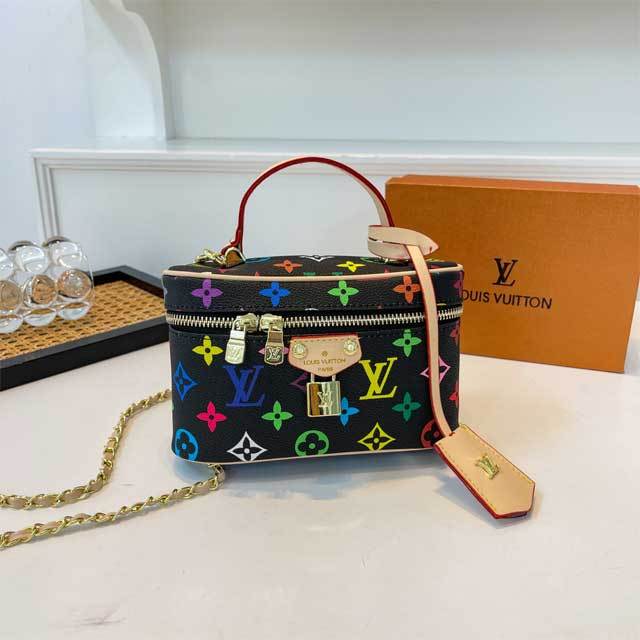 Fashion Print Women Chained Leather Makeup Bag