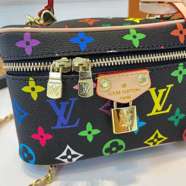 Fashion Print Women Chained Leather Makeup Bag