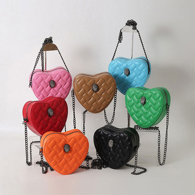 Heart-shaped Chains Crossbody Bag