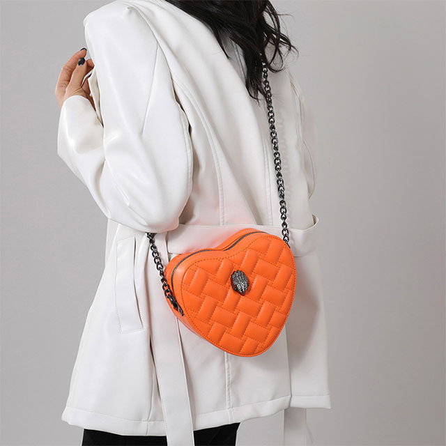 Heart-shaped Chains Crossbody Bag