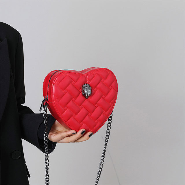 Heart-shaped Chains Crossbody Bag