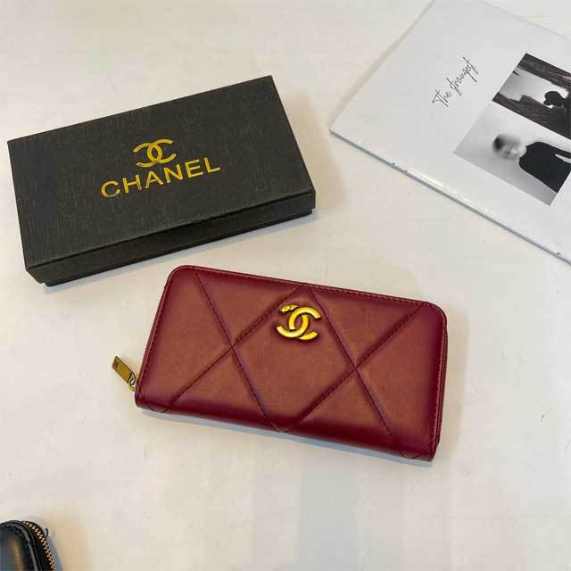 Metal Logo Leather Fashion Wallet