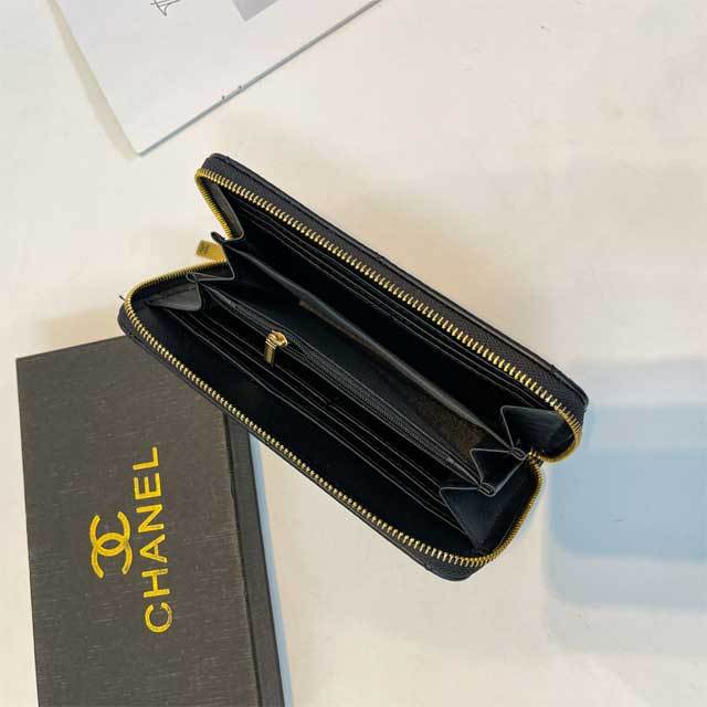 Metal Logo Leather Fashion Wallet