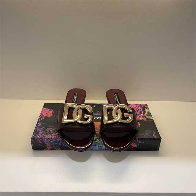 Fashion Metal Logo Flat Sandals