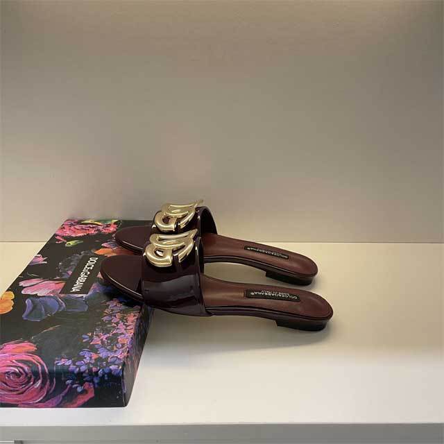 Fashion Metal Logo Flat Sandals