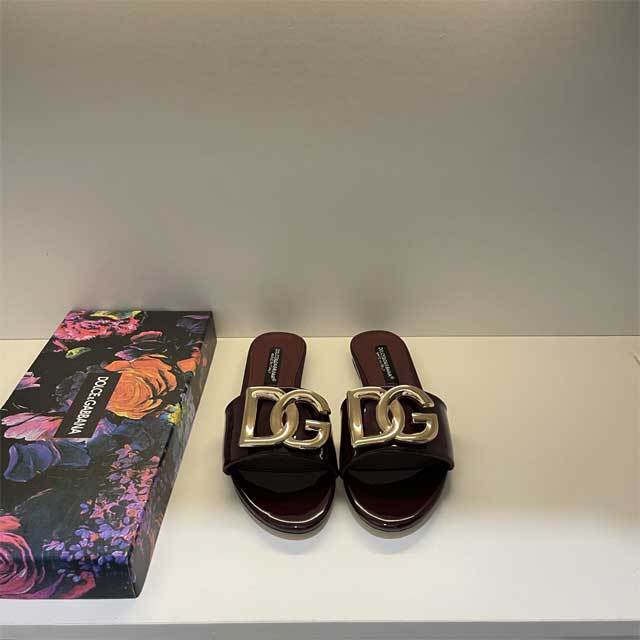 Fashion Metal Logo Flat Sandals