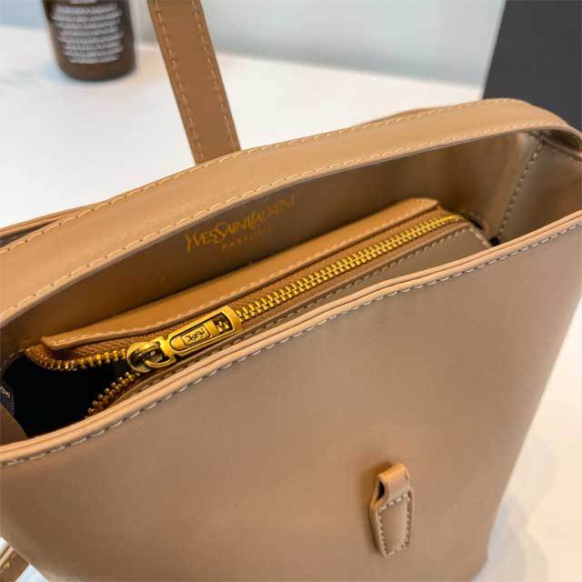 Metal Logo Fashion Crossbody Bucket Bag