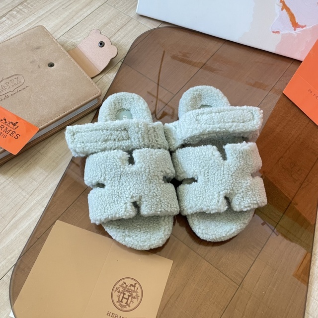Fashion Women Furry Flat Slides