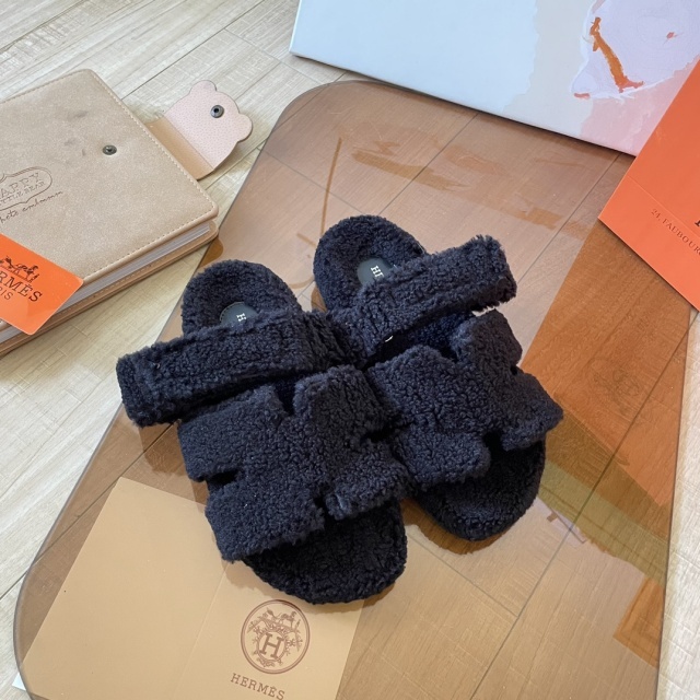 Fashion Women Furry Flat Slides