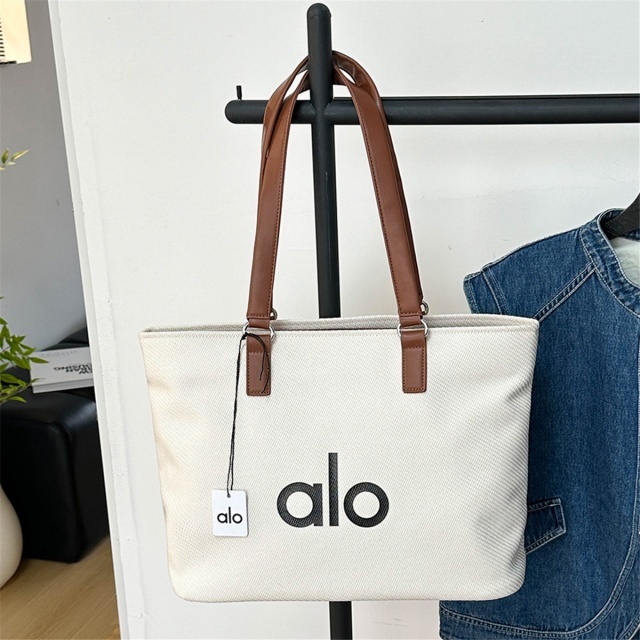 Letters Printed Canvas Shouder Bag